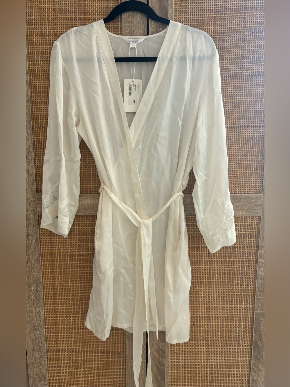 100% Silk Robe - Picture 2 of 7
